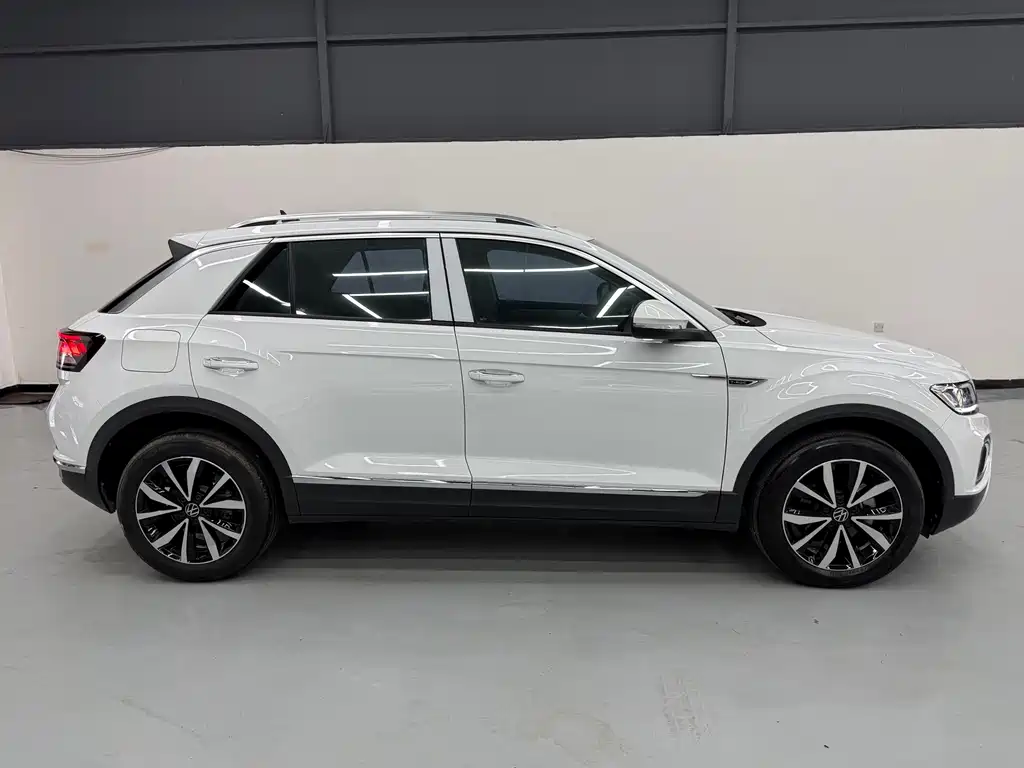 Volkswagen T-Roc 2023
