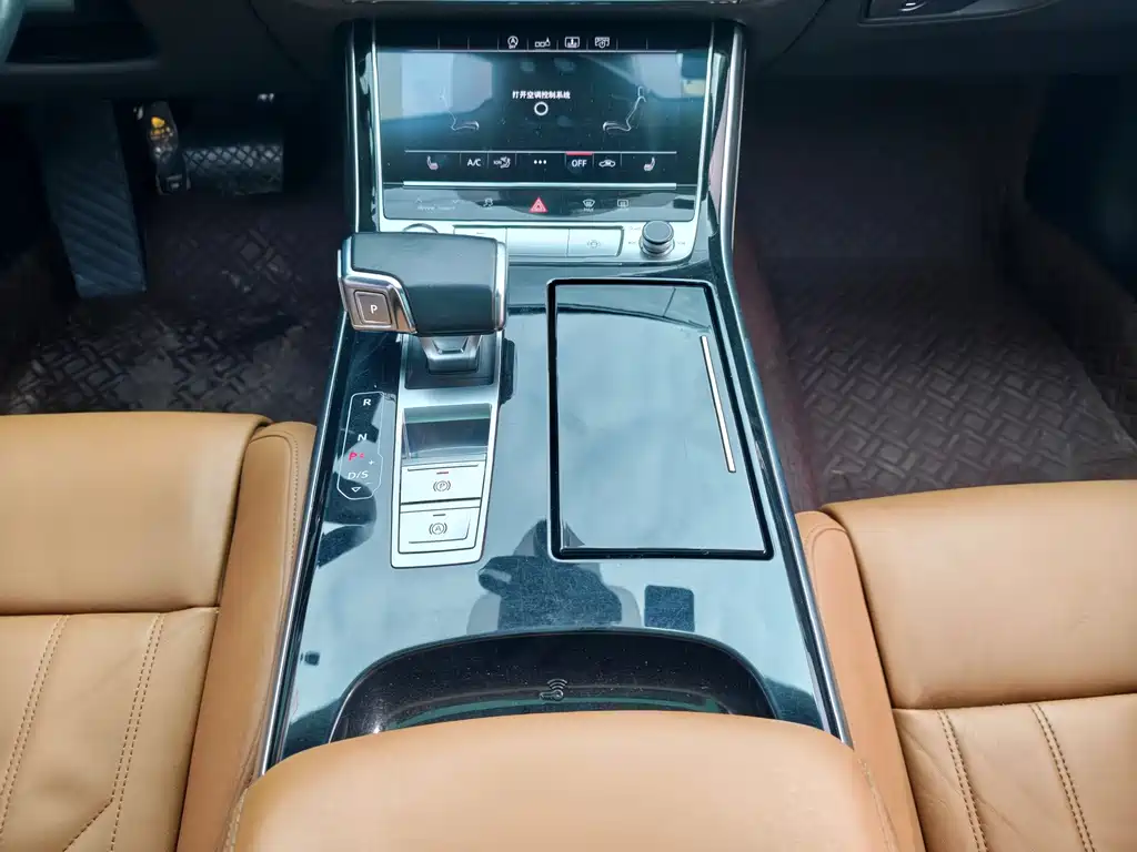 Audi A8 2020 — фото 14