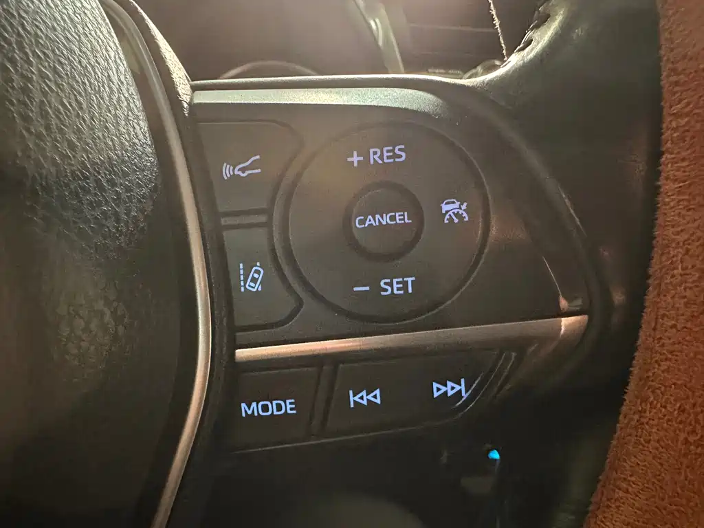 Toyota Camry 2018 — фото 14