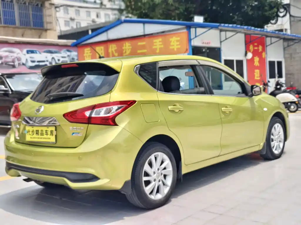 Nissan Tiida 2016 — фото 18