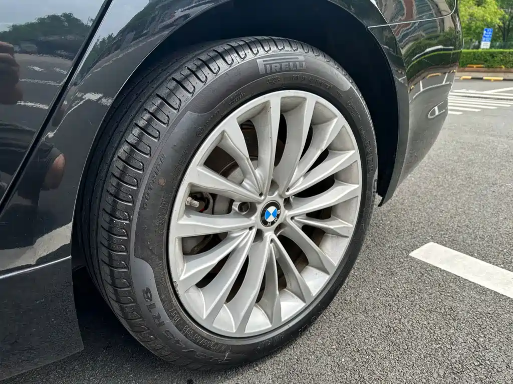 BMW 5 Series 2020 — фото 19