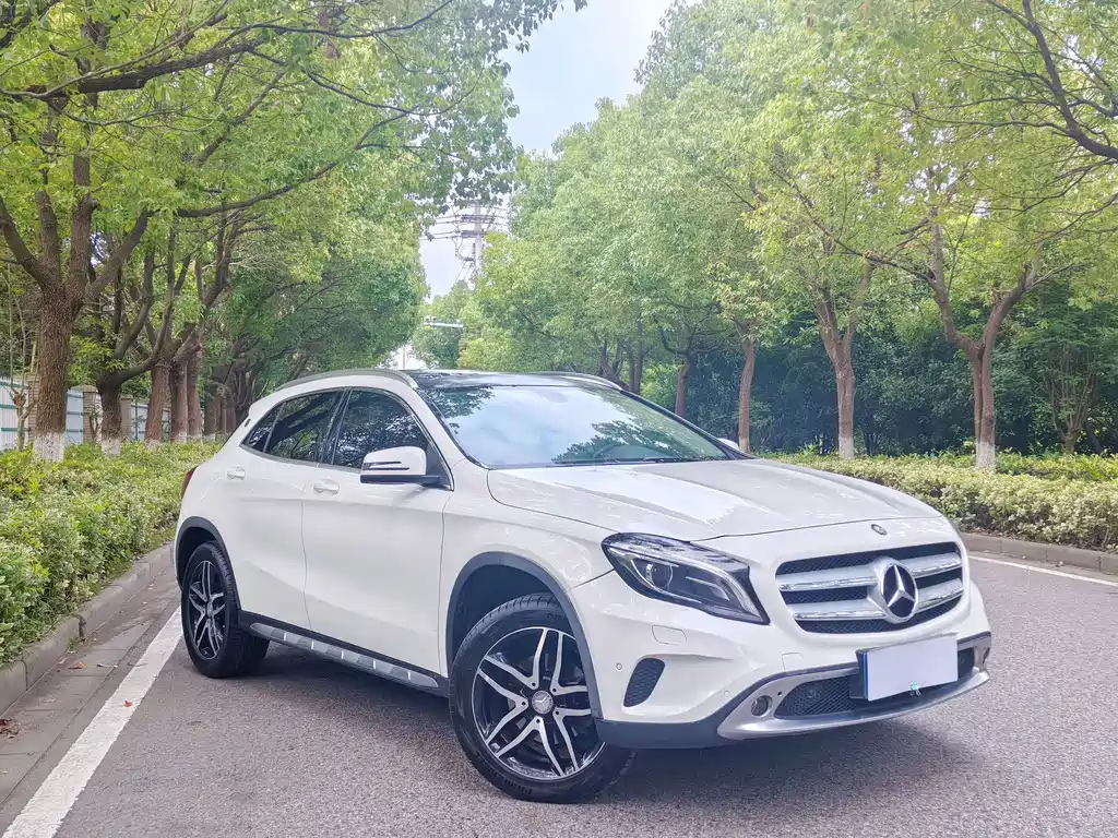 Mercedes-Benz GLA 2015