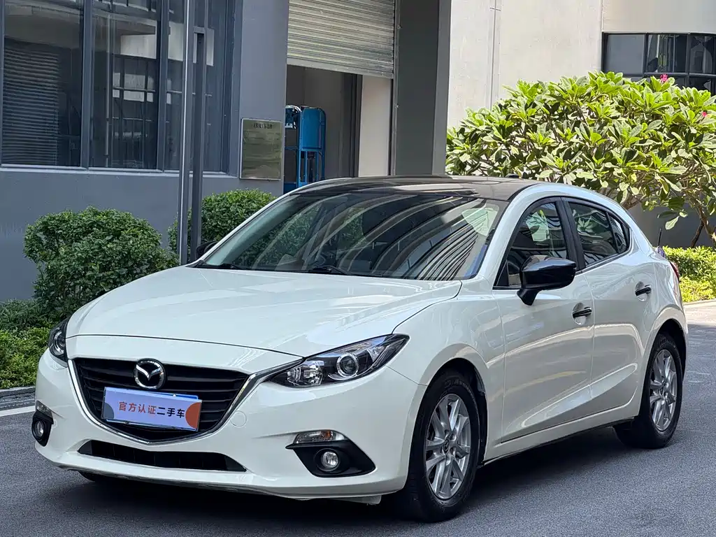 Mazda 3 Axela 2015