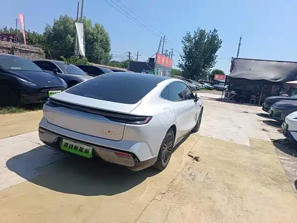 Geely Galaxy Starshine 8 2025