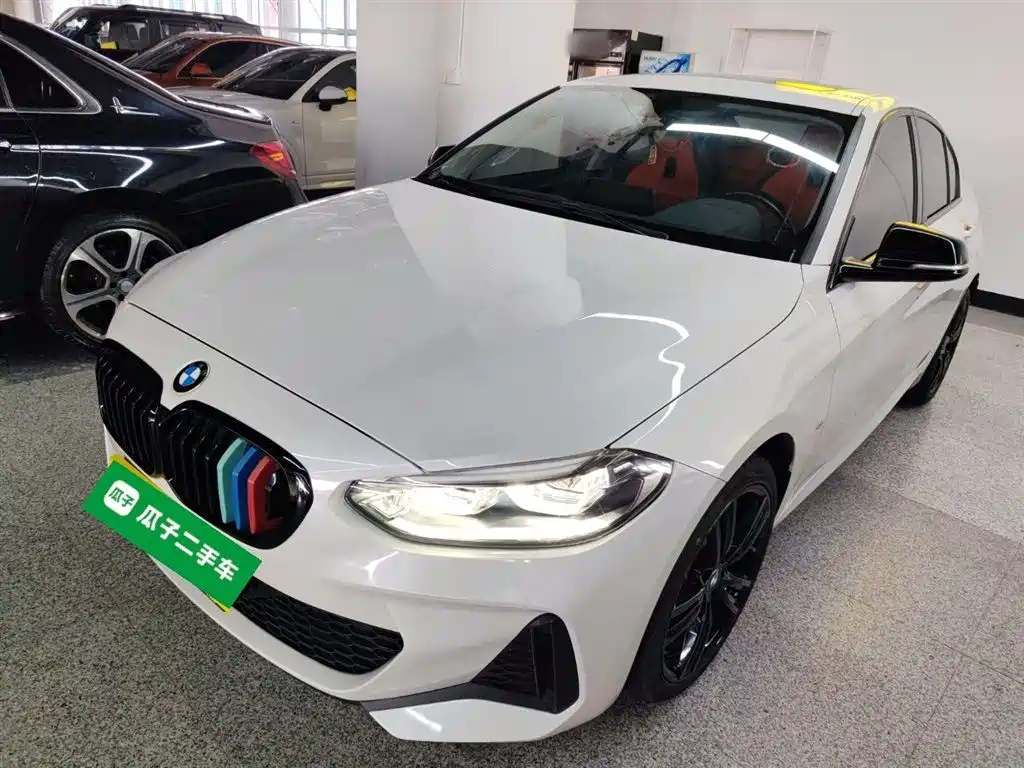 BMW 1 Series 2023 — фото 1