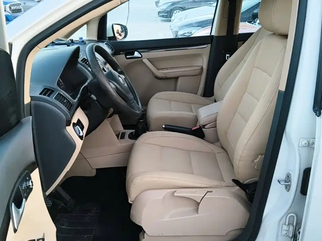 Volkswagen Touran 2015 — фото 15