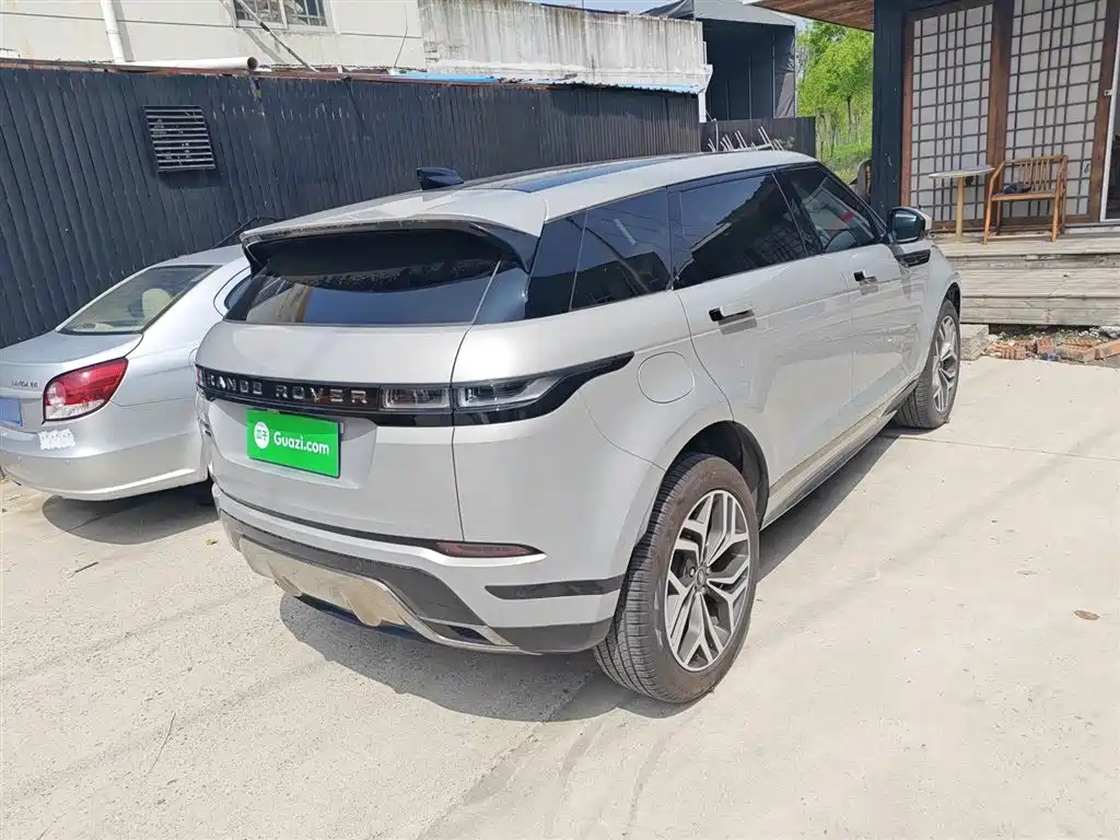 Land Rover Evoque 2023 — фото 5
