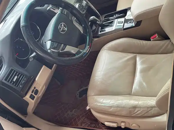 Toyota Reiz 2012