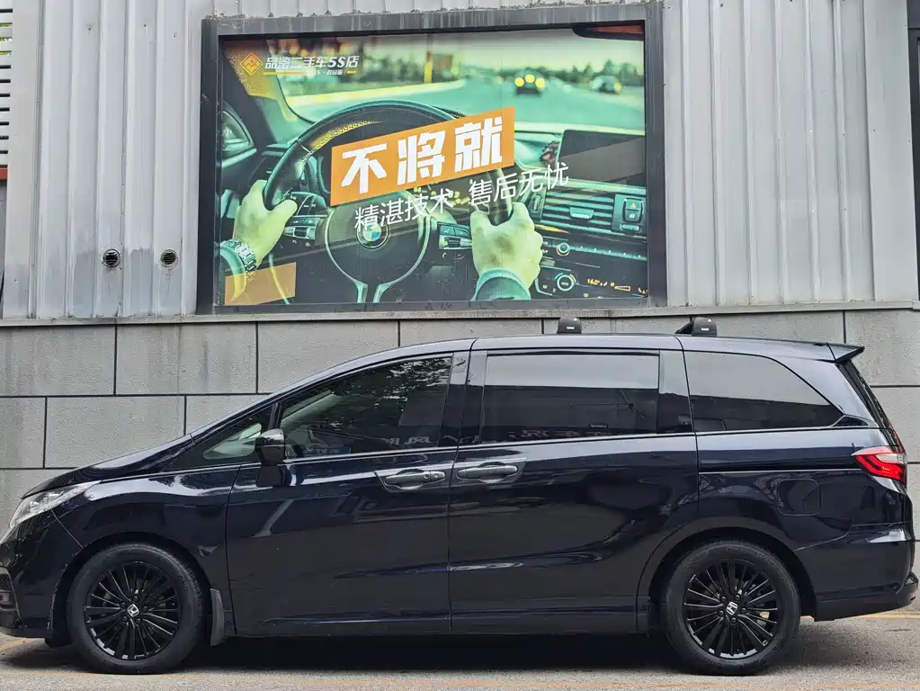 Honda Odyssey 2018 — фото 20
