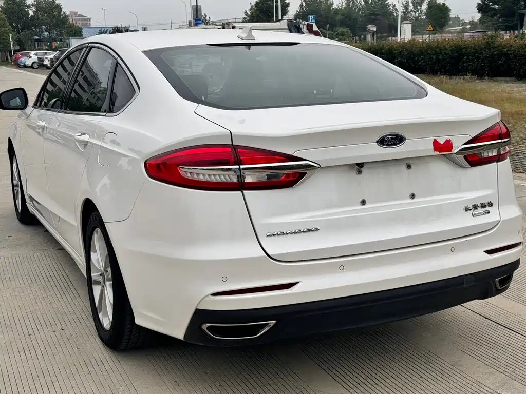 Ford Mondeo 2019 — фото 8