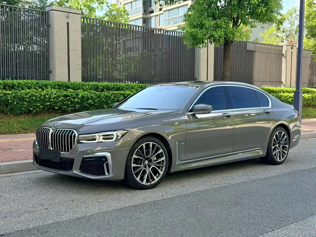 BMW 7 Series 2021 — фото 1