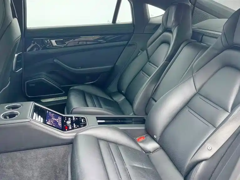 Porsche Panamera 2017 — фото 16