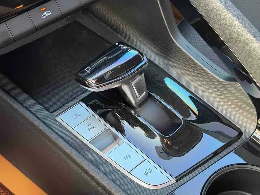 Hyundai Elantra 2024 — фото 16