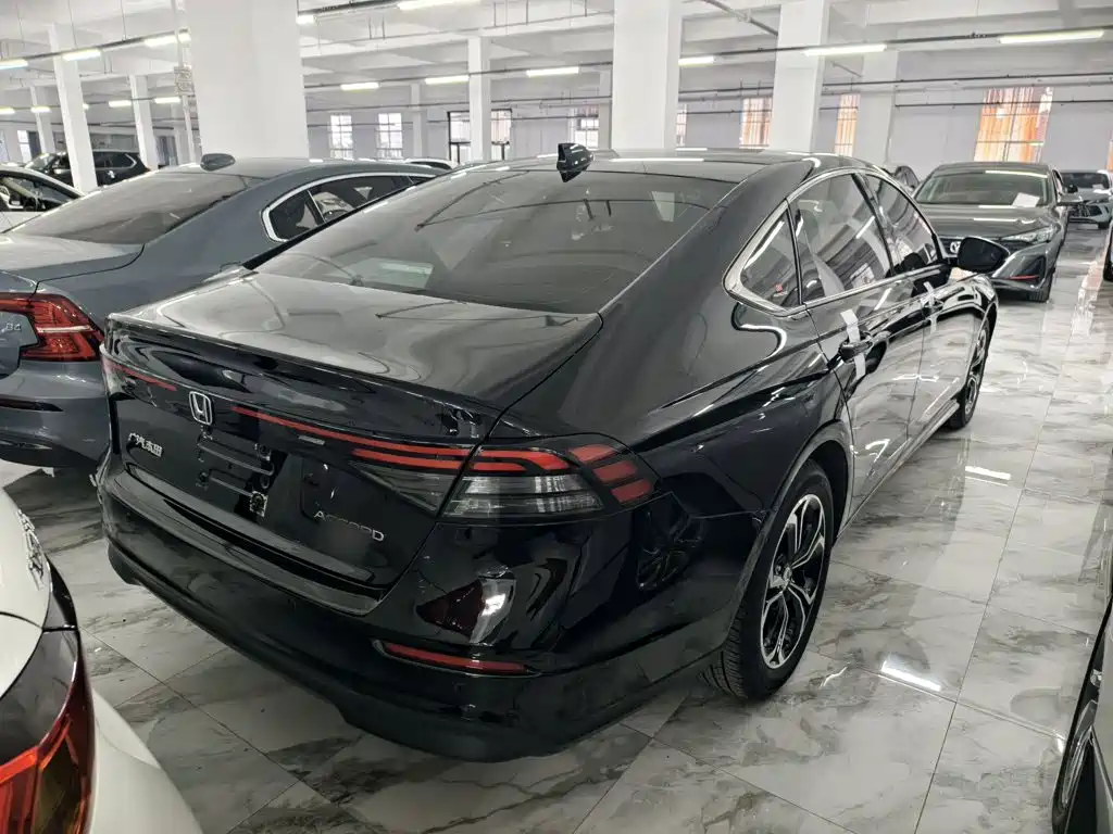 Honda Accord 2024 — фото 10
