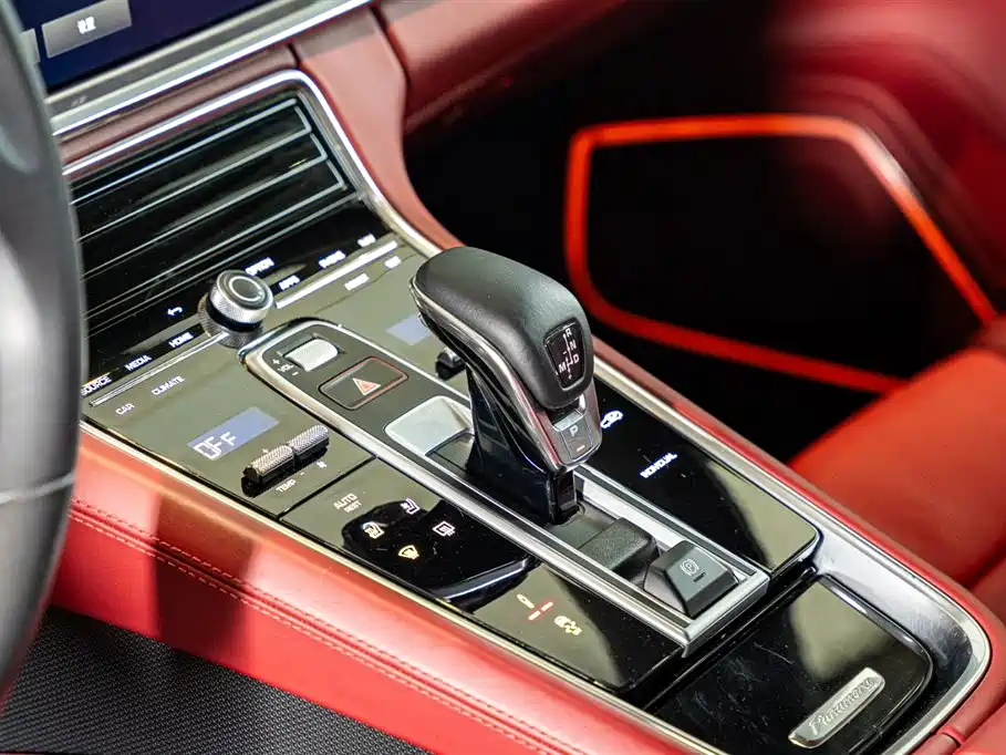Porsche Panamera Hybrid 2023 — фото 18