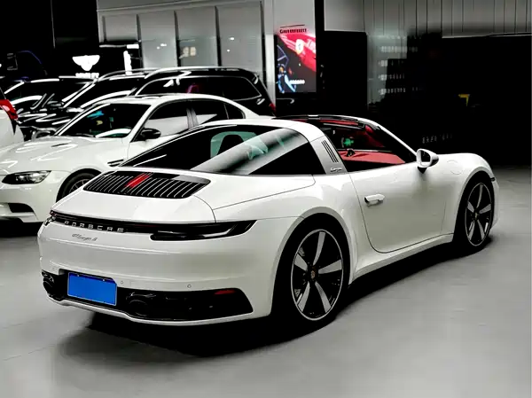 Porsche 911 2023