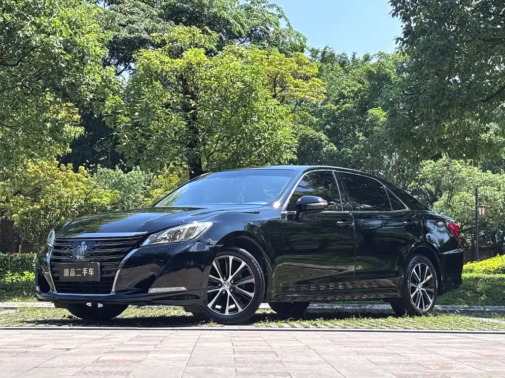 Toyota Crown 2019 — фото 1