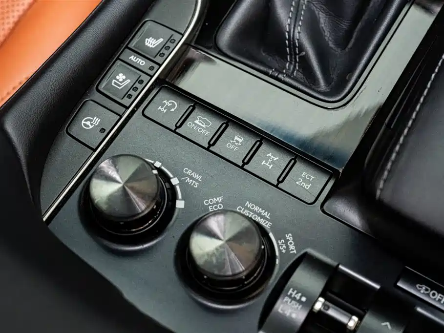 Lexus LX 2019 — фото 16