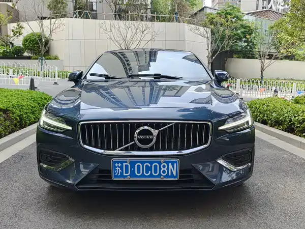 Volvo S60 2022