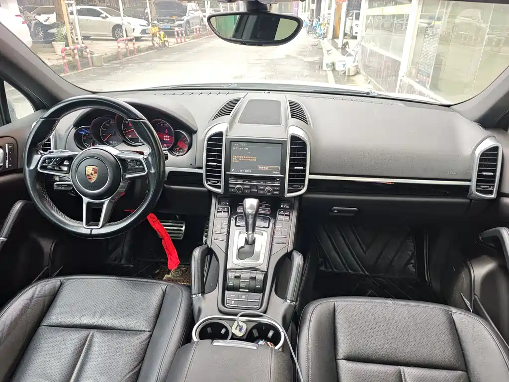 Porsche Cayenne 2016 — фото 6