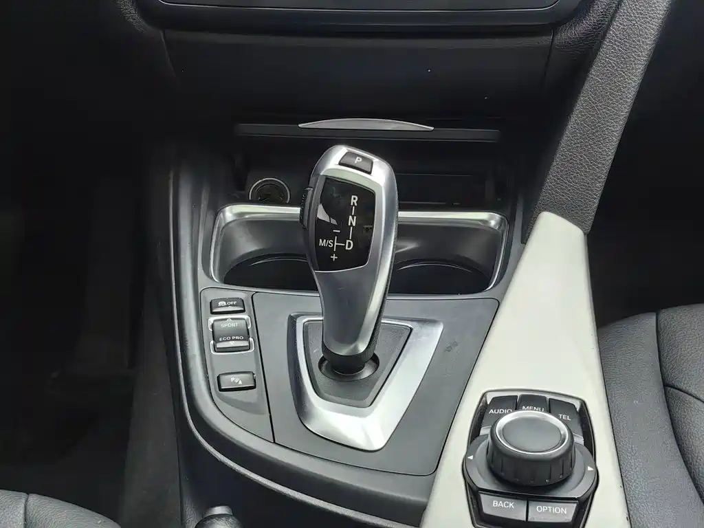 BMW 3 Series 2015 — фото 13