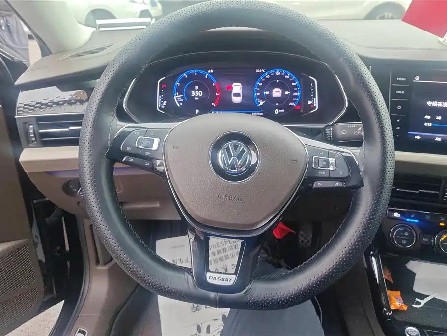 Volkswagen Passat 2019 — фото 15