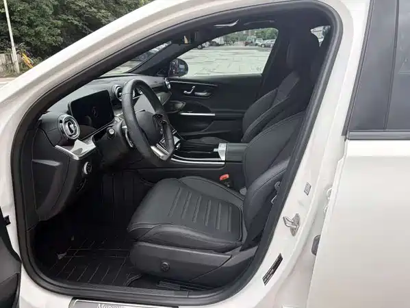 Mercedes-Benz C-Class 2024