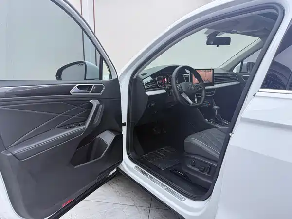 Volkswagen Tiguan L 2023