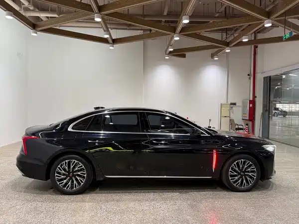 Hongqi H5 2023