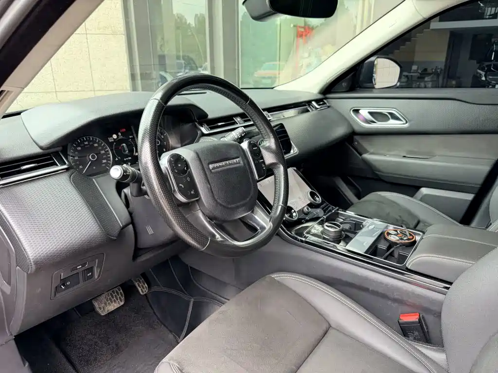 Land Rover Range Rover Velar 2018 — фото 11