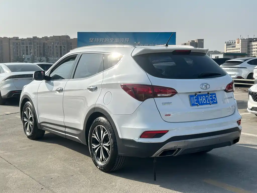 Hyundai Santa Fe 2018 — фото 6