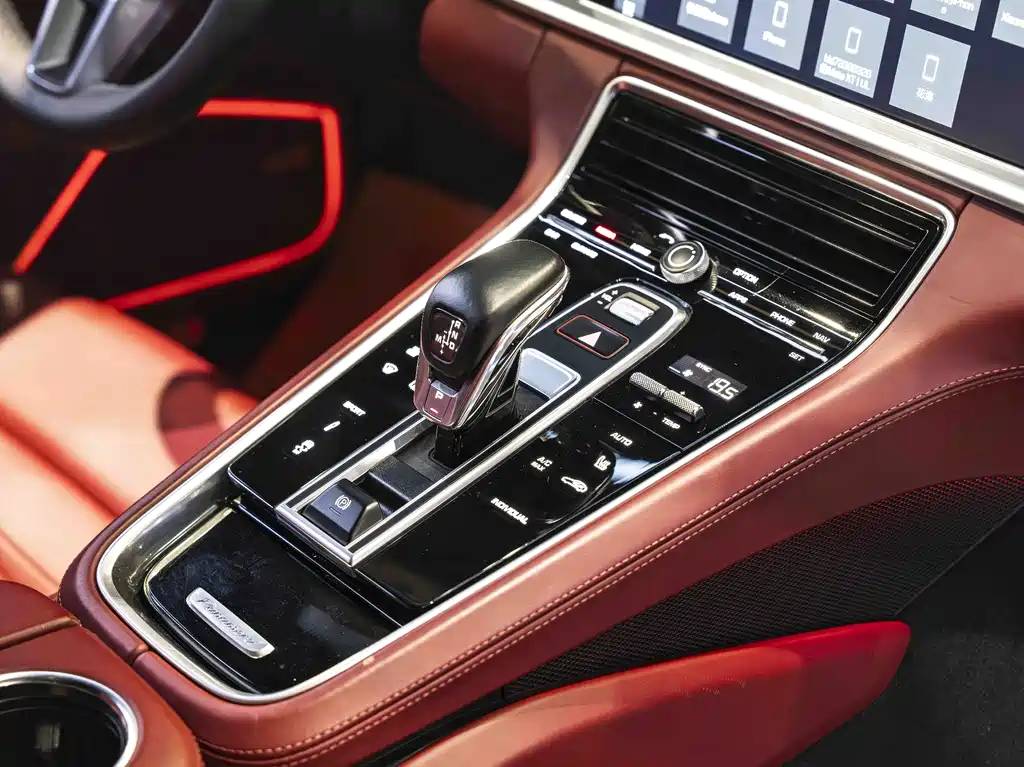 Porsche Panamera 2019 — фото 19