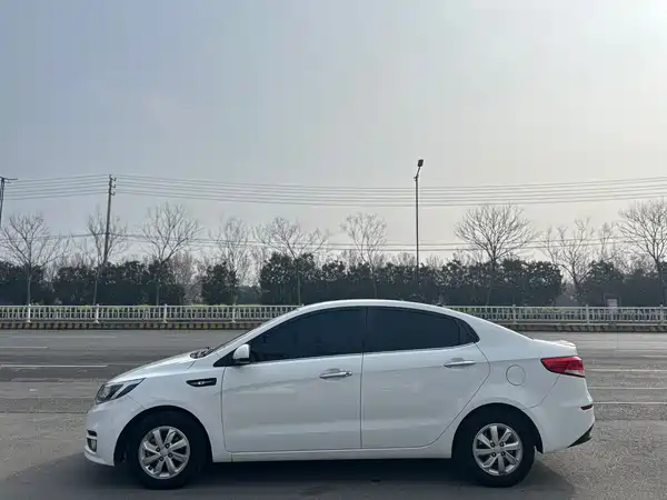 Kia K2 2015