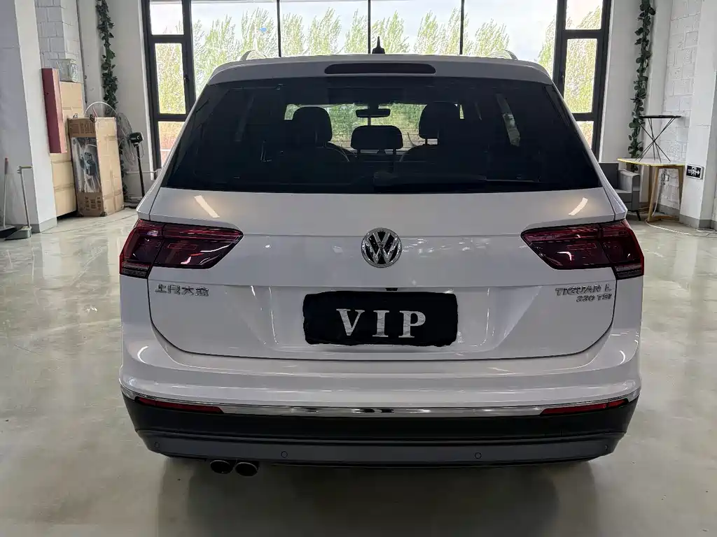 Volkswagen Tiguan L 2018 — фото 8