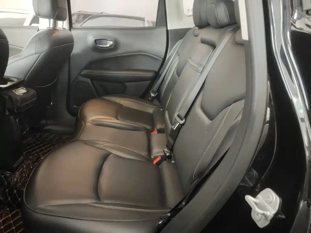 Jeep Compass 2019 — фото 17