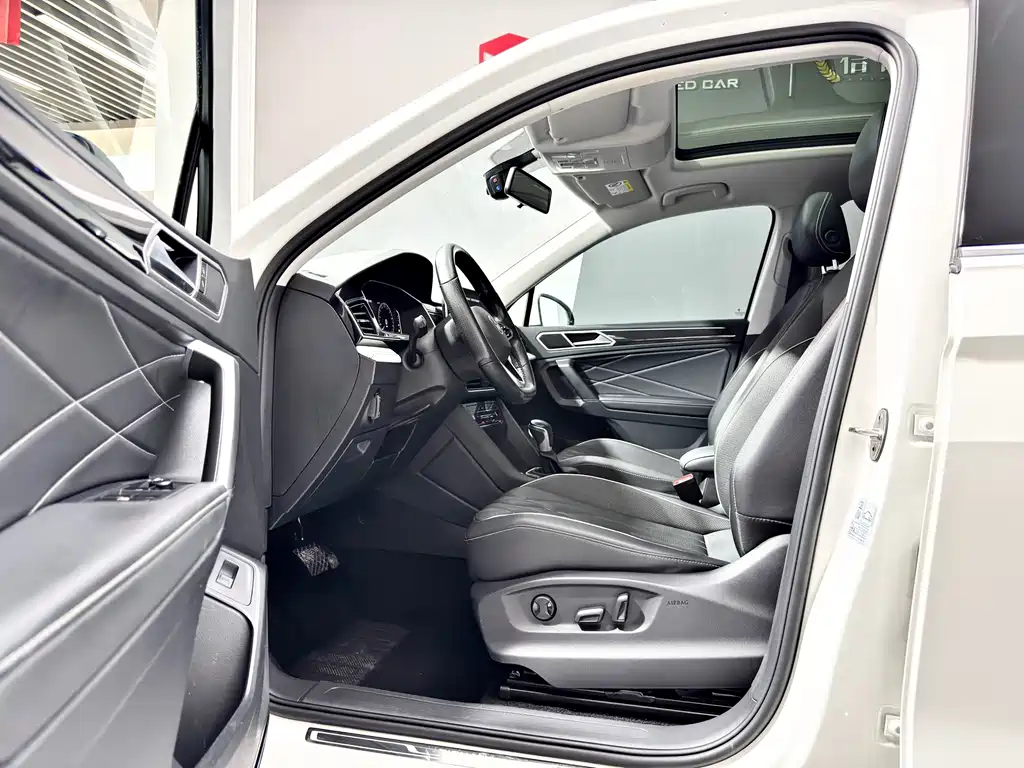 Volkswagen Tiguan L 2021
