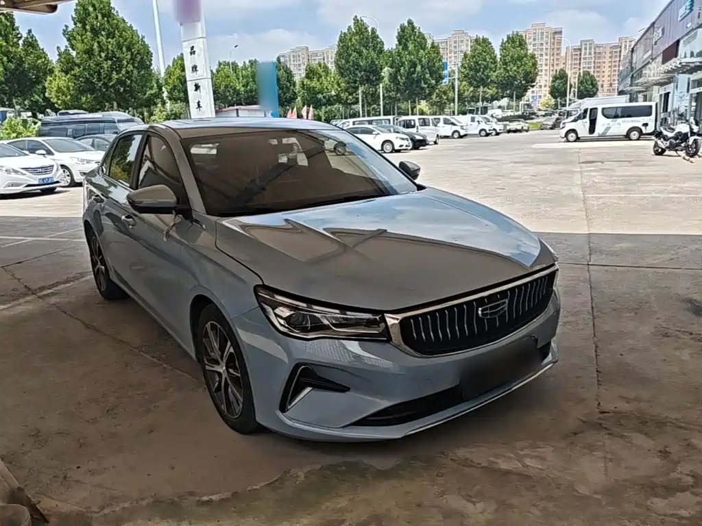 Geely Emgrand 2023