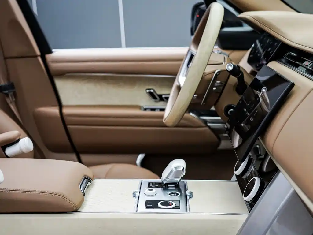 Land Rover Range Rover 2024 — фото 17