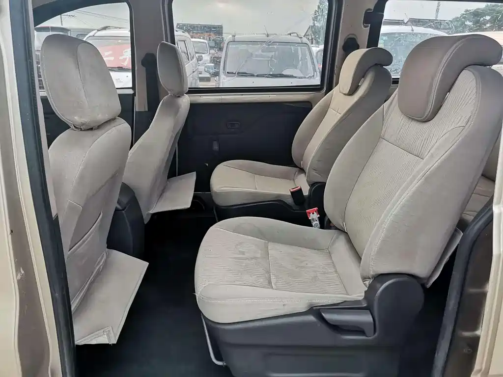 Wuling Rongguang V 2016 — фото 12