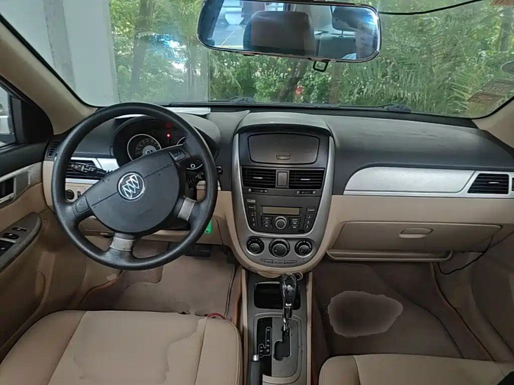 Buick Excelle 2014 — фото 10