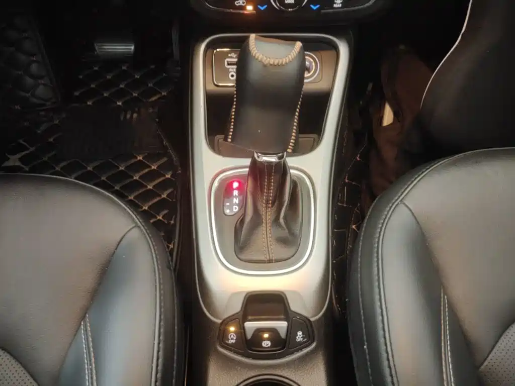 Jeep Compass 2019 — фото 14