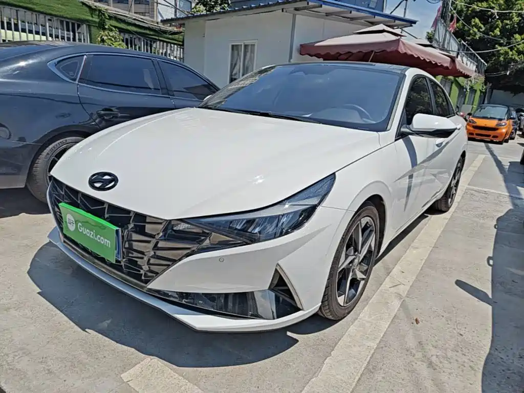 Hyundai Elantra 2023