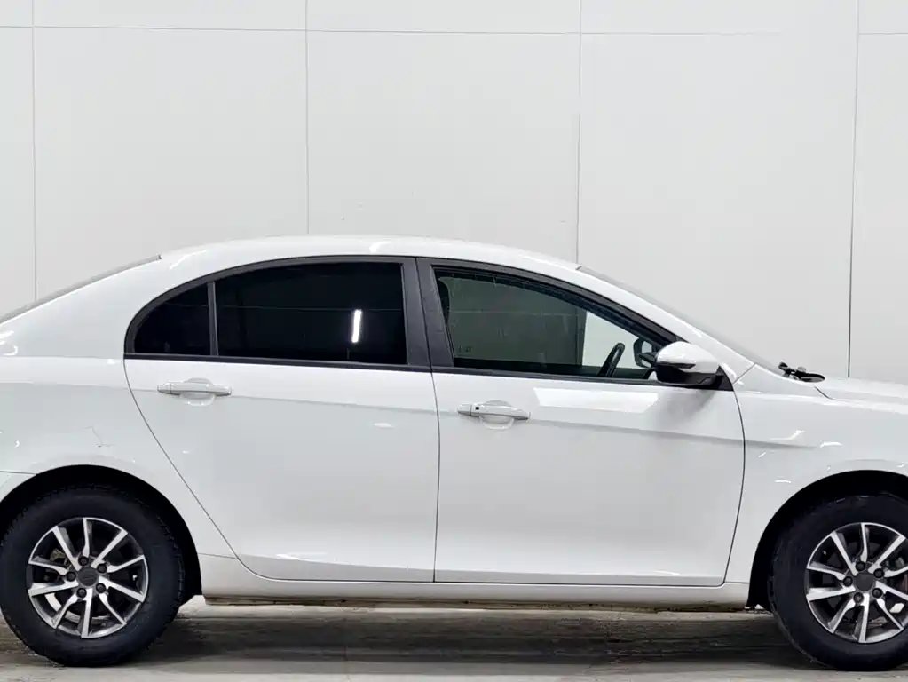 Geely Emgrand 2019 — фото 8