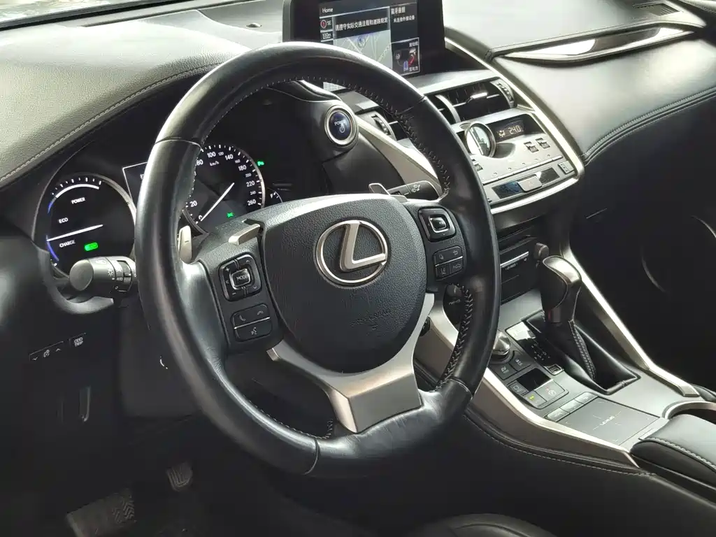 Lexus NX 2017 — фото 8
