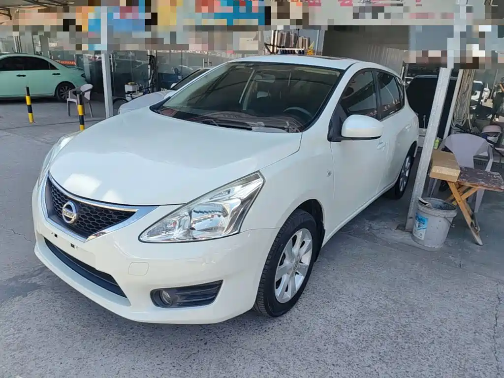 Nissan Tiida 2014
