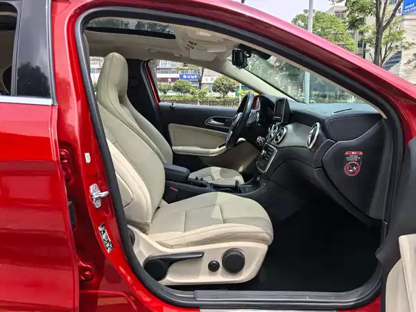 Mercedes-Benz GLA 2015