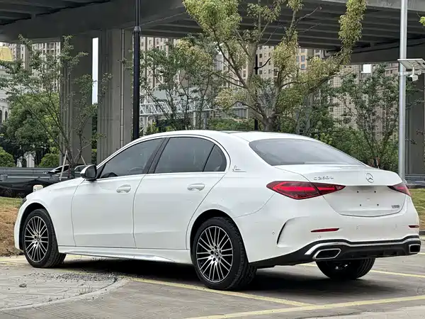 Mercedes-Benz C-Class 2024