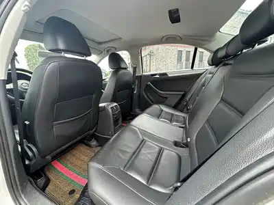 Volkswagen Sagitar 2014