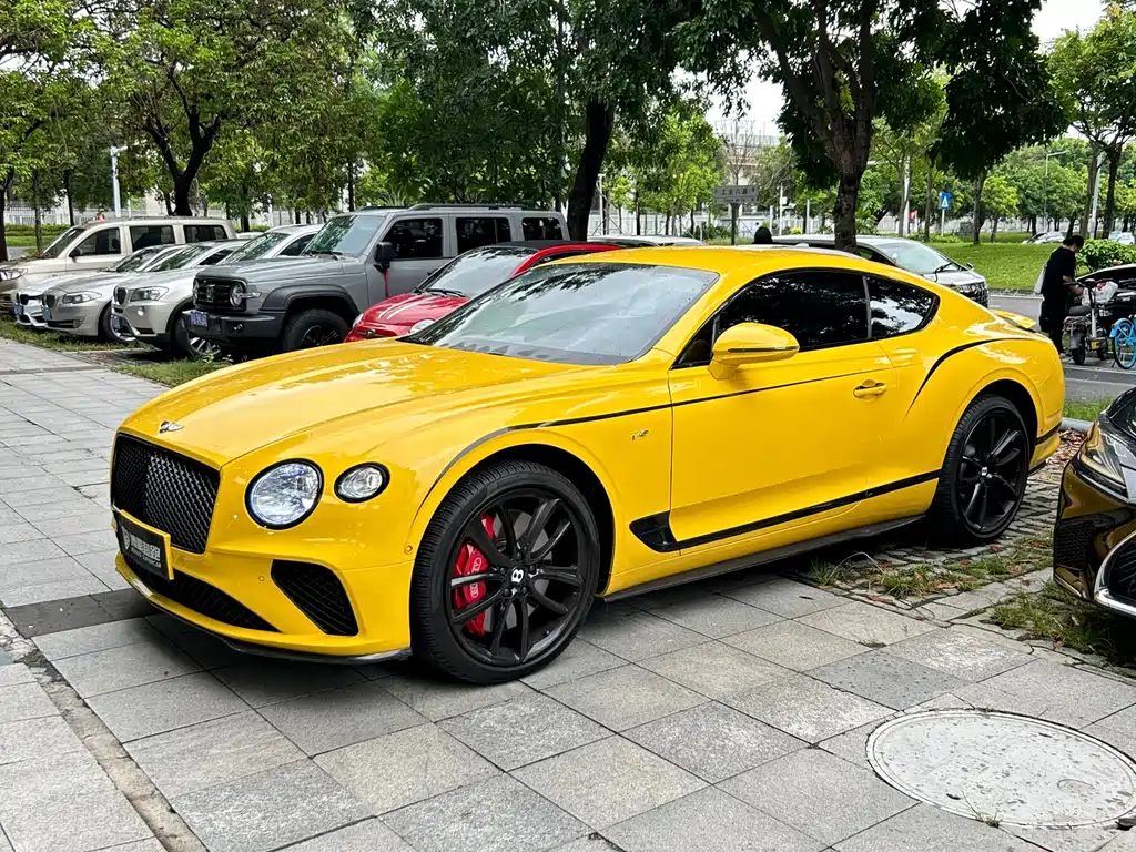 Bentley Continental 2022 — фото 1