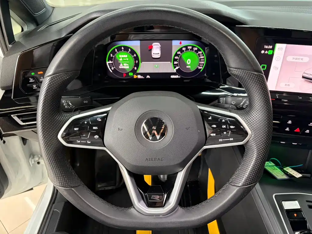 Volkswagen Golf 2023